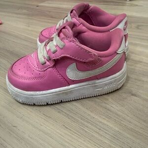 Nike Kids Sneakers in Pink and White 7c